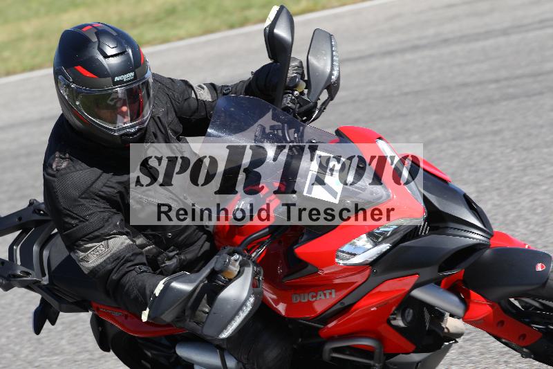 /Archiv-2025/48 25.08.2025 Cornu Master School ADR/gruen-vert/76